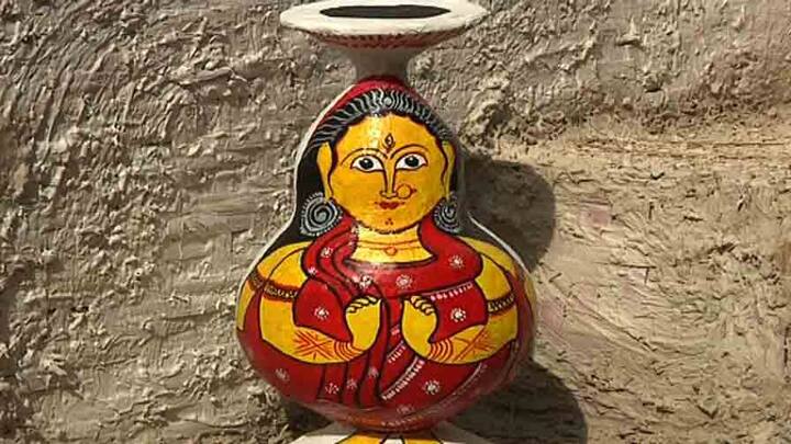 এবারের পুজোয় বিষয়ভাবনা- ধর্মঘট- ধর্মের ঘট।