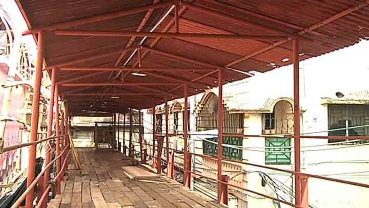 কোভিড পরিস্থিতির কথা মাথায় রেখে করা হচ্ছে খোলামেলা মণ্ডপ। মানা হবে সুরক্ষাবিধিও।