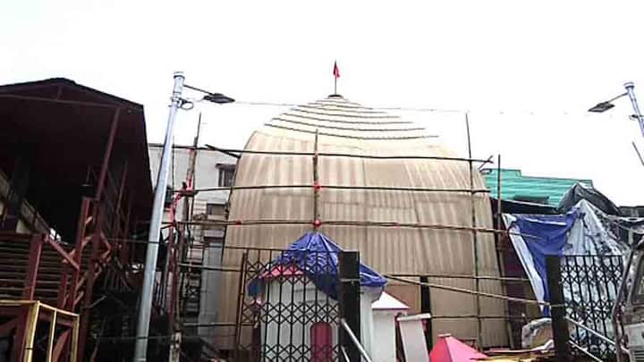 অসমের কামাখ্যা মন্দিরের আদলেই হচ্ছে এবারের পুজো মণ্ডপ।