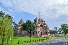 কোনও ভক্ত পুজো দিতে চাইলে, মূল গেটের পাশে একটি অস্থায়ী কাউন্টারে পুজোর সামগ্রী জমা দিতে পারবেন।