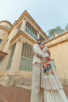 শারদ আনন্দ ২০২০: পুজো ফ্যাশন | পুজোর ফ্যাশনে কাঁথা-খেশে চমক ডিজাইনার অভিষেকের, খাদিতে নজর কাড়ছেন অনুপম