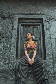 শারদ আনন্দ ২০২০: পুজো ফ্যাশন | পুজোর ফ্যাশনে কাঁথা-খেশে চমক ডিজাইনার অভিষেকের, খাদিতে নজর কাড়ছেন অনুপম