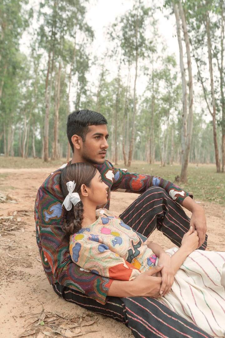 শুধু মহিলাদের জন্য নয়, ডিজাইনার অভিষেকের কালেকশনে আছে পুরুষদের জন্য নানা আকর্ষণীয় পোশাকও। যোগাযোগ - বহুরূপী 098319 45758