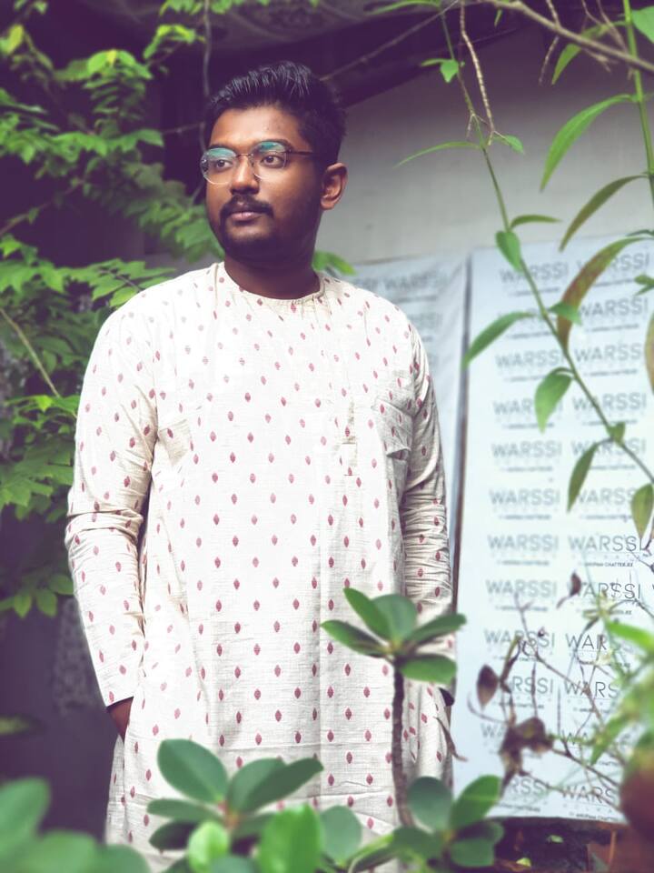 ছেলেদের পোশাকেও সেই প্রকাশ। সব ছবি - ডিজাইনার কালেকশন থেকে। যোগাযোগ: 98316 68932