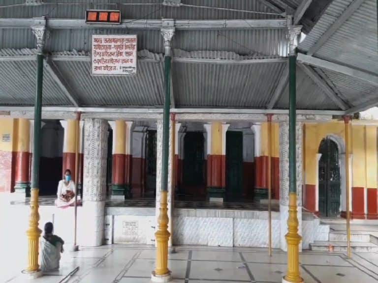 South 24 Paraganas -Allegation of irregularities in purohit-bhata list দক্ষিণ ২৪ পরগনা: পুরোহিত ভাতার তালিকায় ‘গরমিল’, নাম মুদি দোকানের মালিকের, বাদ একাধিক ব্রাহ্মণ