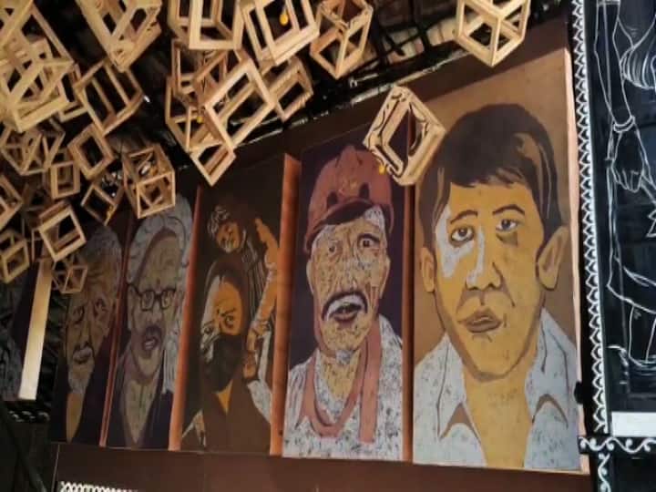 মনুষ্যত্ব।পরিযায়ী শ্রমিকদের জীবন সংগ্রামের কথা তুলে ধরা হয়েছে মণ্ডপ জুড়ে।