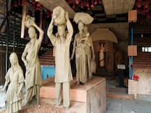 শারদ আনন্দ ২০২০: মণ্ডপ জুড়ে পরিযায়ী শ্রমিকদের দুর্দশার ছবি, অভিনব বিষয়ভাবনা সল্টলেক একে ব্লকের