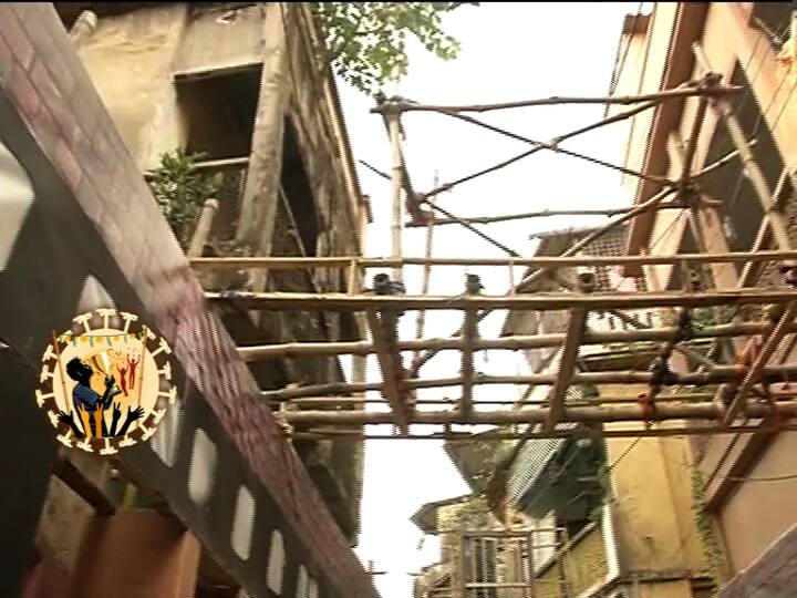 মাস্ক ছাড়া মণ্ডপে প্রবেশ নিষেধ করা হয়েছে।