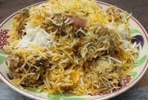 ১০ টাকায় এক প্লেট বিরিয়ানি! মাত্র ২ ঘন্টার অফার ব্যবসায়ীর, তুমুল ভিড়, ট্রাফিক জ্যাম, তারপর.................