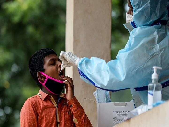 Six states including West Bengal account for 64 percent of the country's total active cases: Health Ministry বাংলা-সহ ৬ রাজ্যেই দেশের ৬৪ শতাংশ অ্যাকটিভ করোনা আক্রান্ত, রাজ্যের পাঁচ জেলা নিয়ে উদ্বেগ কেন্দ্রের