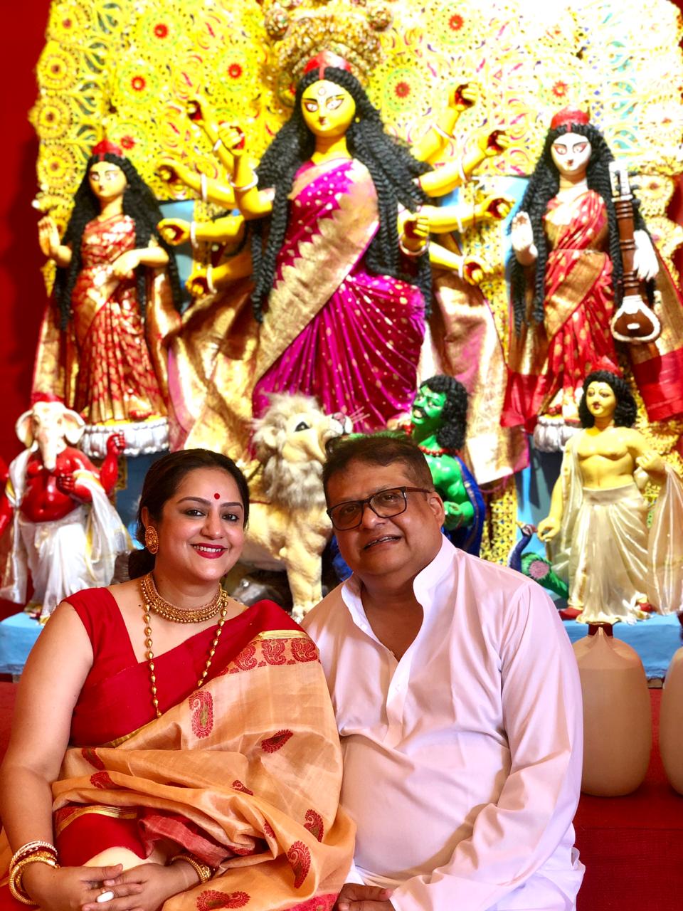 Durga Puja: ABP Ananda: Sudipa Chattopadhyay Shares Pictures Of Devi Dura Exclusive Photos | দেখুন, বাড়ির মেয়ে উমাকে আদরে ঘরে তুললেন অভিনেত্রী সুদীপা চট্টোপাধ্যায়