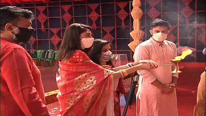 তাঁদের সঙ্গে ছিলেন রাজ্যের মন্ত্রী অরূপ বিশ্বাস। 