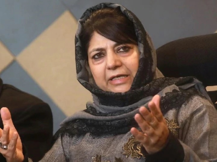 Wont Raise Any Other Flag Till Article 370 And J&K Flag Brought Back: Mehbooba Mufti In First Presser After Release তেরঙা তুলব না, যদি না...., মেহবুবার বিতর্কিত মন্তব্য, গ্রেফতারি চায় বিজেপি