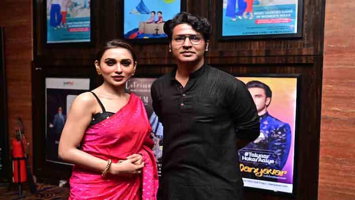 ছবির নায়ক নায়িকা ছাড়াও উপস্থিত ছিলেন একঝাঁক তারকা।