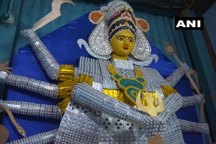 Durga Pujo 2020: a assam artist makes durga idol wth strips of expired tablet, capsules মেয়াদ ফুরোনো ওষুধের স্ট্রিপ দিয়ে ৬ ফুটের দুর্গা প্রতিমা অসমের শিল্পীর, ছবি ভাইরাল সোশ্যাল মিডিয়ায়