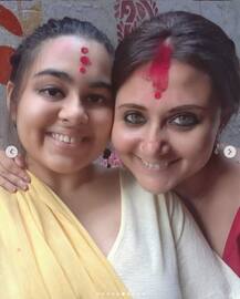 দশমীতে সিঁদুরে রাঙা স্বস্তিকা, রইল নায়িকার পুজোর সম্পূর্ণ ফটো অ্যালবাম