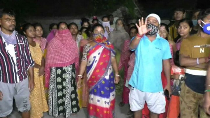 Bombing in Khardah, allegations against TMC দশমীর রাতে খড়দায় বোমাবাজি, অভিযুক্ত তৃণমূল
