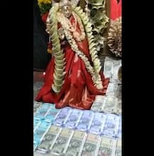 দশেরায় দেবীকে সাজাতে ব্যবহার করা হল ১ কোটি টাকার নোট!