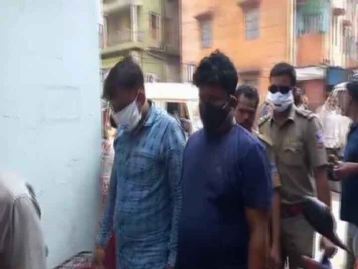 Hooghly: 10 arrested for violating court order on immersion of Durga Idol স্বাস্থ্যবিধি ভেঙে শোভাযাত্রায় ডিজে বাজিয়ে উদ্দাম নাচ, হুগলিতে গ্রেফতার ১০