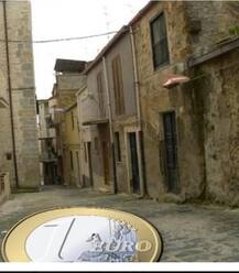 ভূমিকম্পের পর আতঙ্কে পরিত্যক্ত, ইতালির এই শহরে বাড়ি কিনুন ৮৬ টাকায়!