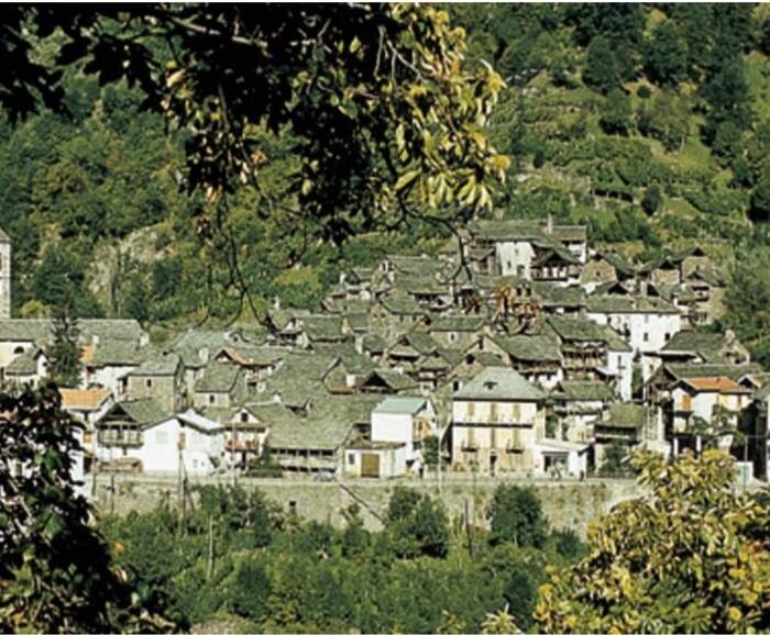 ১৯৬৮ সালে ভূমিকম্পে ব্যাপক ক্ষতিগ্রস্ত হয় সালেমি। এরপরেই হাজার হাজার মানুষ এই শহর ছাড়তে শুরু করেন। ইতালি থেকে ছবিগুলি পাঠিয়েছেন বিপ্লব দেবনাথ।