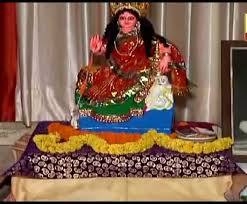 লক্ষ্মীদেবীর প্রার্থনা মন্ত্র: নমামিসর্ব্বভূতানাংবরদাসিহরিপ্রিয়ে। যাগতিস্ত্বৎপ্রপন্নানংসামেভূয়াৎত্বদর্চ্চণাৎ।।        লক্ষ্মীদেবীর প্রণাম মন্ত্র: ওঁ বিশ্বরূপস্যভার্য্যাসিপদ্মেপদ্মালয়েশুভে। সর্ব্বত: পাহিমাংদেহিমহালক্ষ্মীনমোহস্তুতে।।