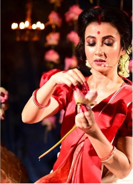 পুজোর আয়োজনে ব্যস্ত মনামী ঘোষ। এই ছবিটি শেয়ার করে জানিয়েছেন শুভেচ্ছা।