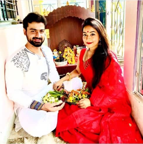 নতুন ফ্ল্যাটে পুজোর আয়োজনিে ব্যস্ত ছোটপর্দার তারকা জুটি রুদ্রজিৎ প্রমিতা।
