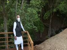 জঙ্গল সাফারিতে গেলেন প্রধানমন্ত্রী, হঠাৎ সামনে হাজির রয়্যাল বেঙ্গল...