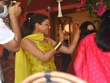 সাত পাকে বাঁধা পড়লেন ‘সিঙ্ঘম গার্ল’, বিয়ের আগে উচ্ছ্বল মেজাজে গায়ে হলুদের অনুষ্ঠানে