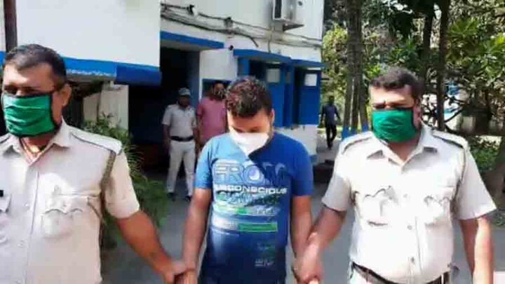 Fake doctor arrested from Bangaon has chamber in Saltlake সল্টলেকে পাঁচ বছর ধরে চেম্বার খুলে চিকিত্‍সা! বনগাঁ থেকে গ্রেফতার ভুয়ো চিকিত্‍সক