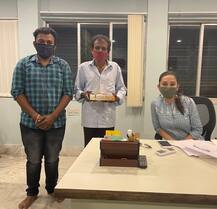 বিজয়ার পর 'চা কাকু'-কে অফিসে ডেকে আপ্যায়ন মিমির