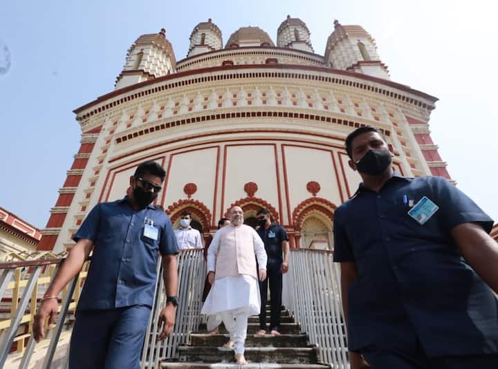 স্বরাষ্ট্রমন্ত্রী আসার আগে থেকে মন্দির জুড়ে ছিল কড়া নিরাপত্তা।