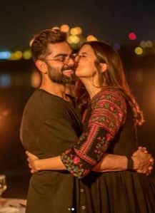 অনুষ্কার স্নেহচুম্বন থেকে সতীর্থদের কেক-মাখানো, ছবিতে রইল বিরাটের বার্থডে সেলিব্রেশন