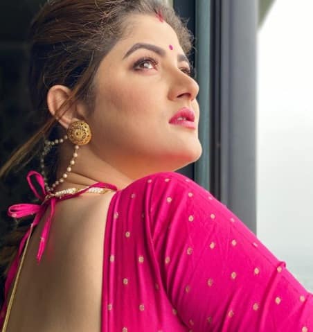 অভিনেত্রীর বারবার বিয়ে ভাঙা নিয়ে প্রবল ভাবে ট্রোলিং শুরু হয়েছে সোশ্যাল মিডিয়ায়। সেই ট্রোল থেকে রেহাই পায়নি ছেলে অভিমন্যুও।