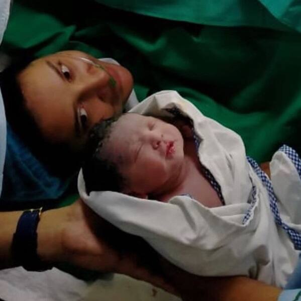 তখন সে সবেই পৃথিবীতে। দেখতে দেখতে এখন সে ২ মাসের।