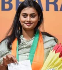 শুরুতেই লক্ষ্যভেদ, জামুই থেকে পদ্মচিহ্নে জয়ী অর্জুন পুরষ্কার প্রাপ্ত শ্রেয়সী, চেনেন এঁকে?