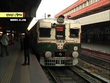 ট্রেন চালু হওয়ার প্রথমদিনে কতটা ভীড় স্টেশনে? আদৌ কী মানা হল নিয়মবিধি? বিভিন্ন স্টেশন থেকে ছবি তুলে ধরলেন আমাদের প্রতিনিধি