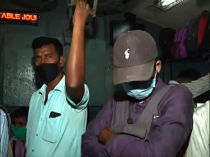 টিকিট কাটা থেকে ট্রেনে ওঠা, কথা ছিল টেস্ট ক্রিকেটের মতো ধীরে সুস্থে, সামাজিক দূরত্ব বজায় রেখে করতে হবে সফর!