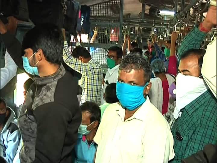 দরজায় বাদুড় ঝোলা ভিড়, ক্রস করা সিটে বসে পড়ার প্রবণতাও।