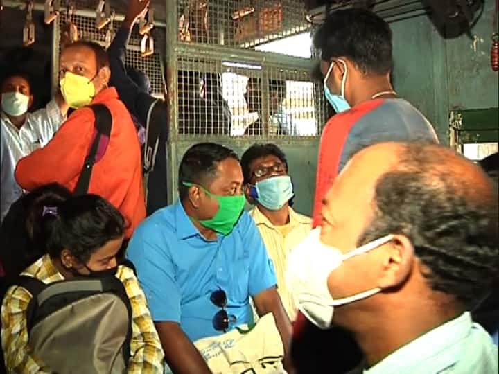 করোনা আবহে সাড়ে সাত মাসের বেশি সময় পর চালু হল ট্রেন চলাচল। আর তাতেই ভিড়ের যে ছবি উঠে এল তাতে চিকিত্সকদের কপালে চিন্তার ভাঁজ!