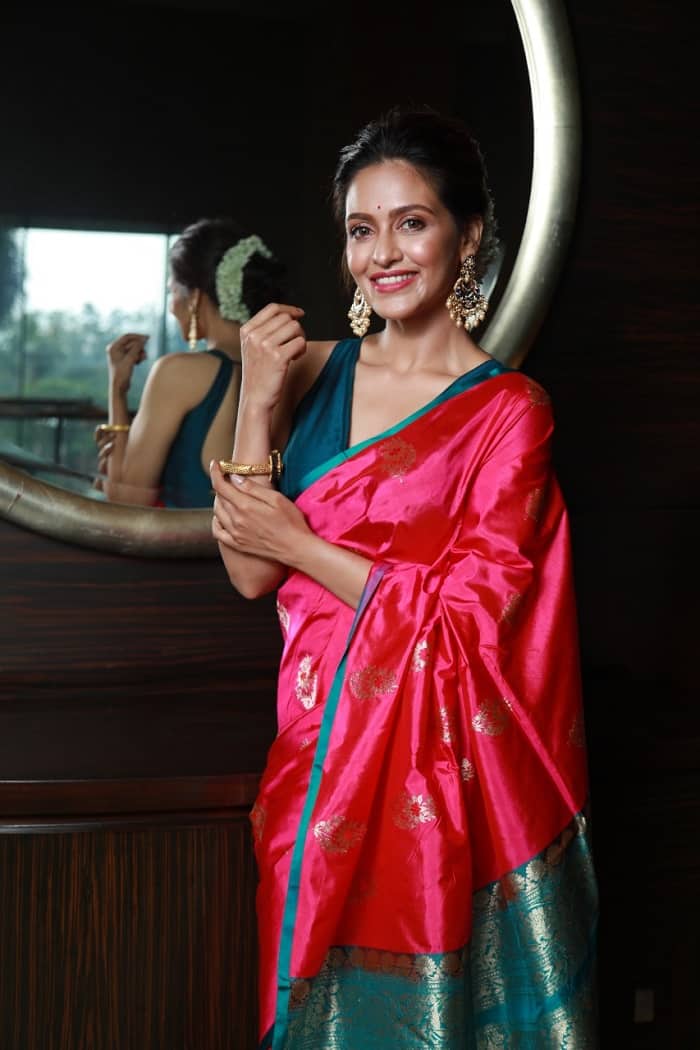 আতসবাজির বিষবাস্পে যারা এই মহামারীতে আক্রান্ত হয়েছেন বা সুস্থ হয়ে উঠেছেন, তারা কেউ-ই যেন অসুবিধায় না পড়েন, তাদের কারুরই যাতে শারীরিক ক্ষতি না সৃষ্টি করে, তার দায়িত্বও আমাদের।