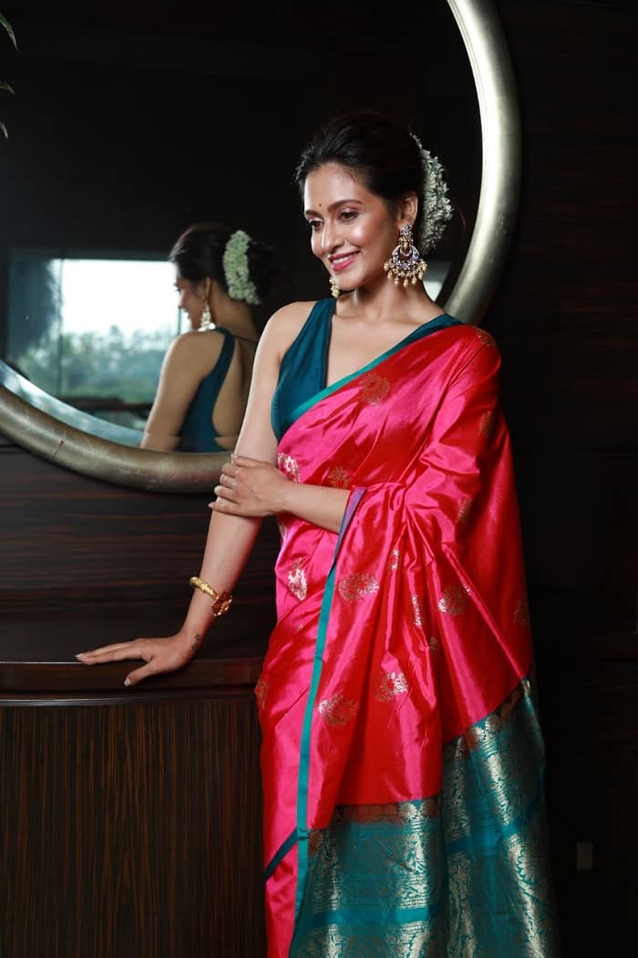 এবার না হয় থাকুক হৃদয় থেকে  প্রসারিত শুভ কামনার আলোকমালা। 