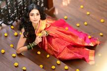 প্রদীপ ও ফুলে বাড়ি সাজিয়ে ঈশার দীপাবলি