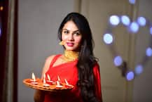 লাল শাড়ি, খোলা চুল, ঝড় তুলল সালাঙ্কারা ঋতিকার দীপাবলি উদযাপনের ছবি