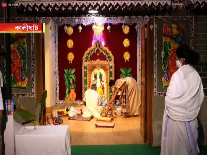 উপোস করে ভোগরান্না, পুজোর তদারকি, সবই মুখ্যমন্ত্রী নিজেই করেন।  