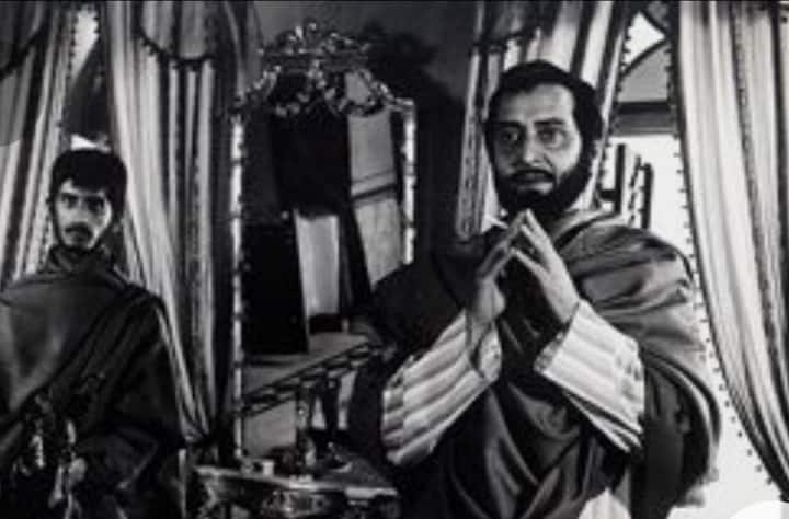 দীর্ঘ ৬ দশক ধরে অভিনয় জগতের সঙ্গে যুক্ত ছিলেন সৌমিত্রবাবু। 