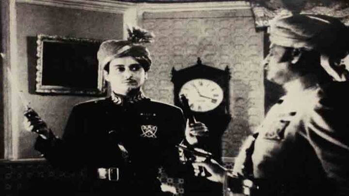 ‘ঝিন্দের বন্দি’তে উত্তম কুমারের প্রতিস্পর্ধী প্রতিনায়ক।