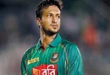 কালীপুজো উদ্বোধন করায় দা হাতে মৌলবাদীদের হুমকি, ভিডিও করে ক্ষমা চাইলেন সাকিব আল হাসান