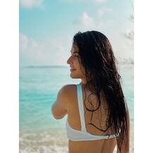 সমুদ্রতীরে ক্যাটরিনা কাইফ, শেয়ার করলেন ছবি